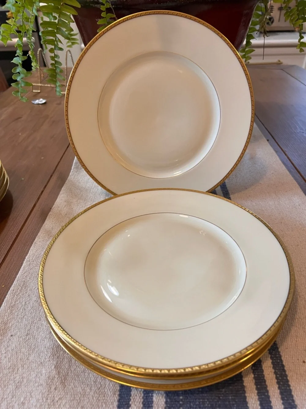 4 Black Knight Trianon Luncheon Salad Plates 9 1/4” Gold Encrusted Bavaria